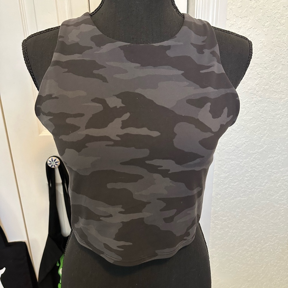 High neck cropped sport tank